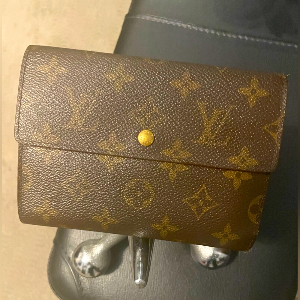 LV wallet